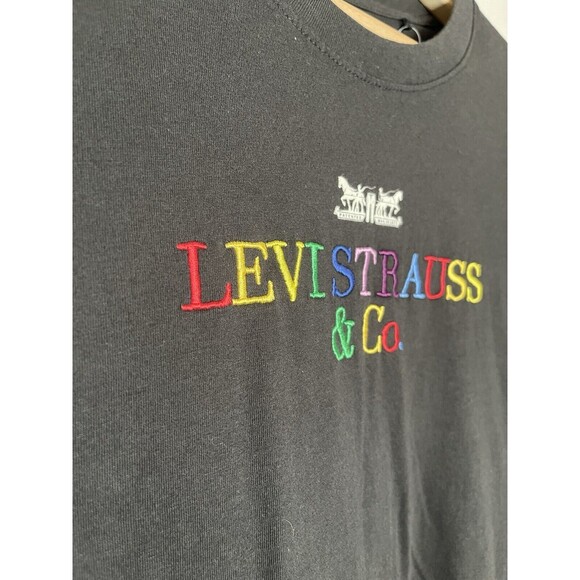 LEVI'S  Womens XS Oversize Rainbow Logo Embroidered Tshirt Short Sleeve Casual - Picture 3 of 6
